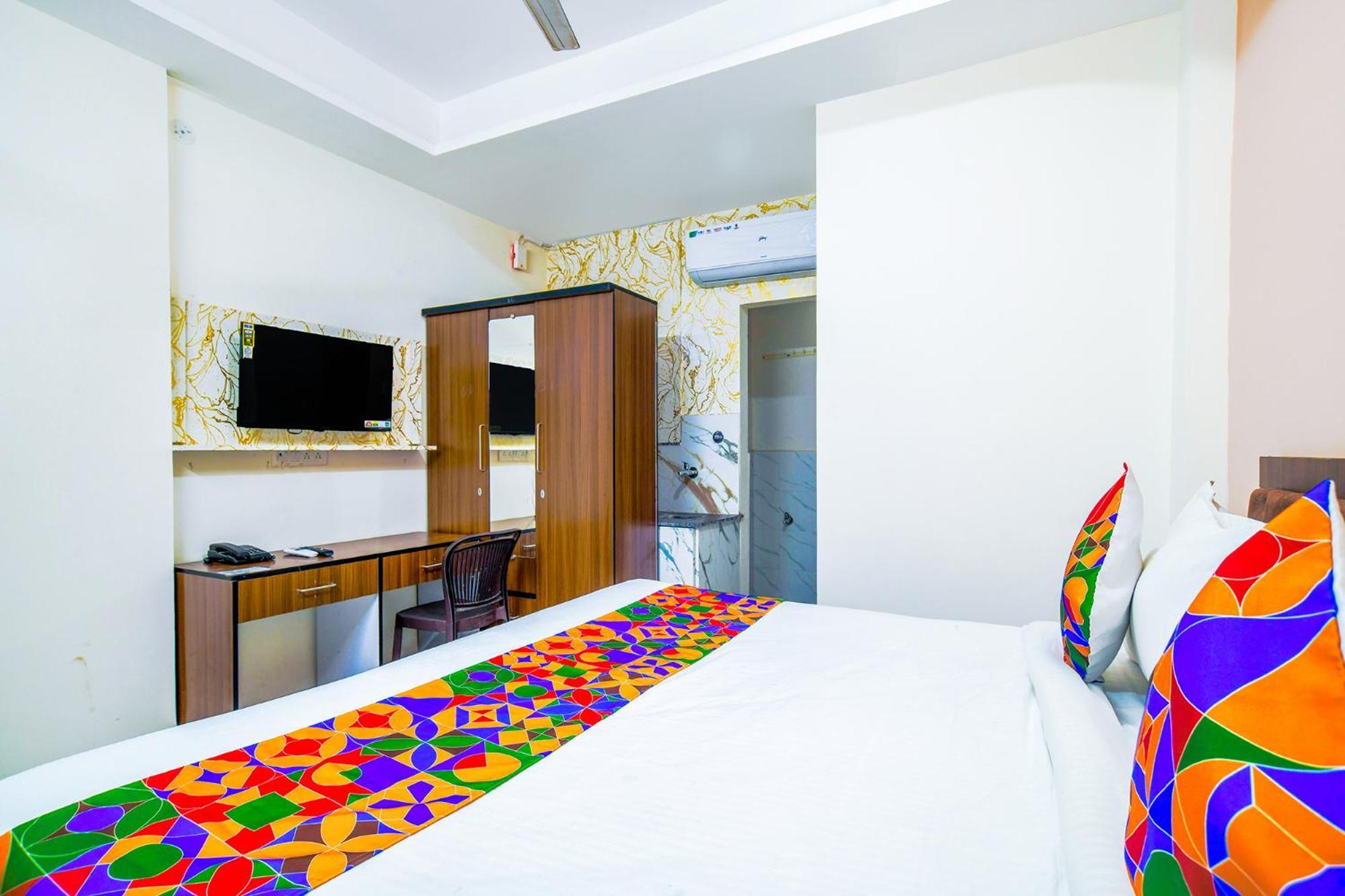Hotel O Regal Indaur Kültér fotó