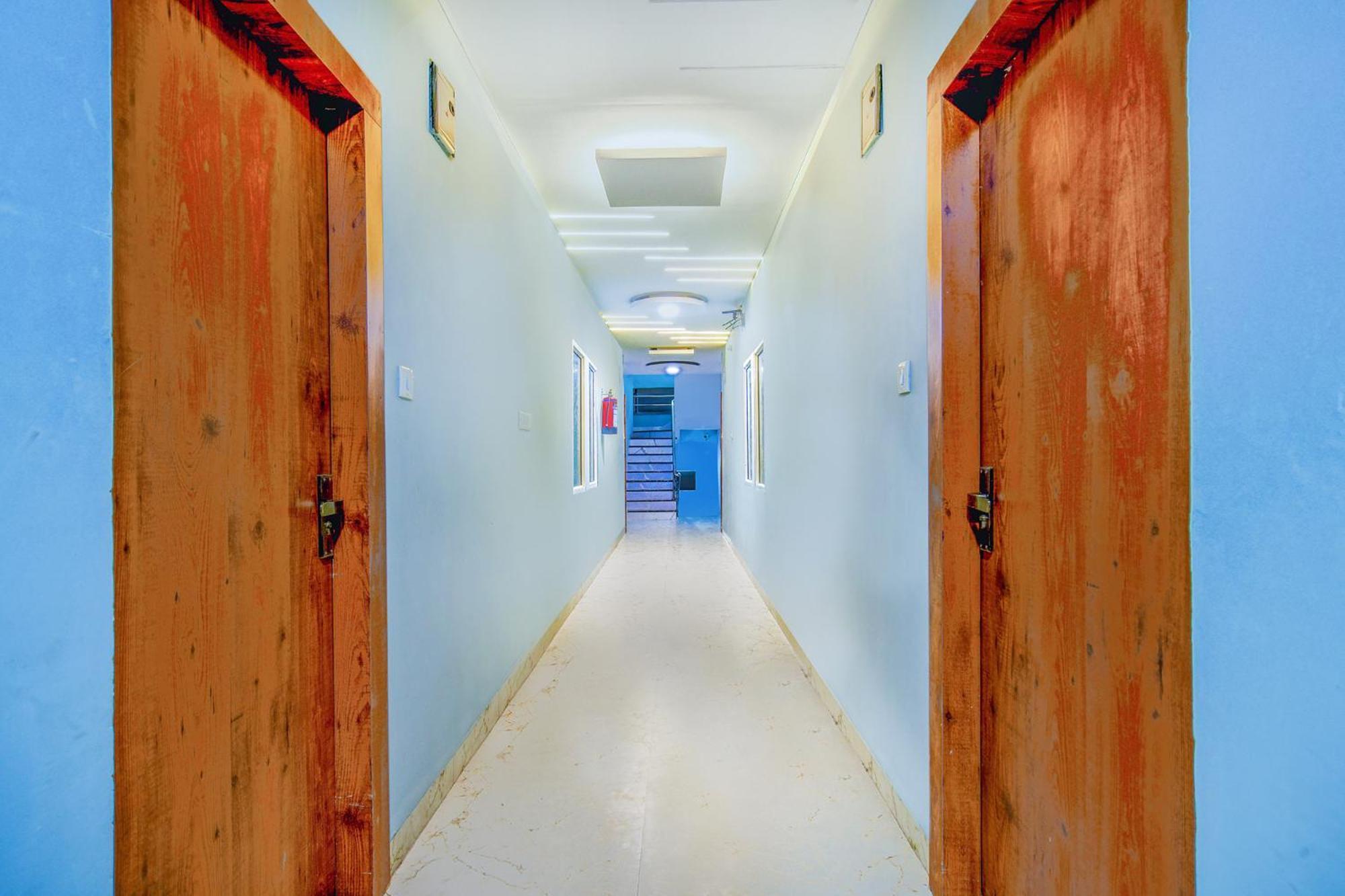 Hotel O Regal Indaur Kültér fotó